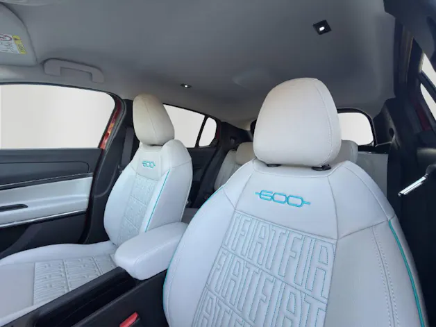 Fiat 600 1.2 Hybrid 145 La Prima