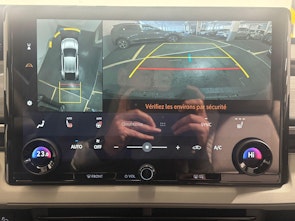 Fahrzeugbild TOYOTA C-HR+ Premium AWD