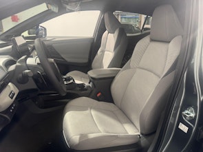 Fahrzeugbild TOYOTA C-HR+ Premium AWD