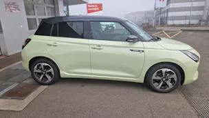 Suzuki Swift 1.2 Sakura Top Hybrid