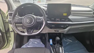 Suzuki Swift 1.2 Sakura Top Hybrid