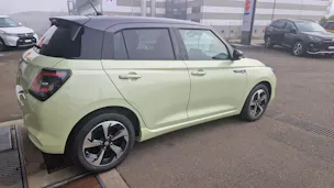 Suzuki Swift 1.2 Sakura Top Hybrid