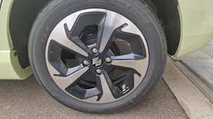 Suzuki Swift 1.2 Sakura Top Hybrid