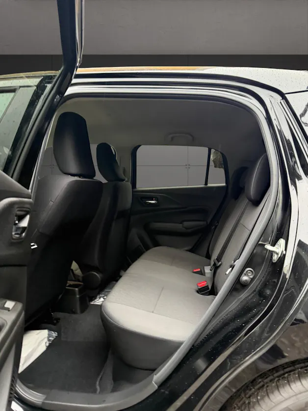 Suzuki Swift 1.2 Sakura Top Hybrid