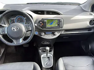 Toyota Yaris 1.5 VVT-i HSD Trend