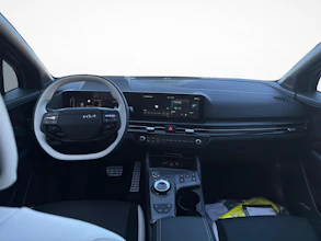https://vehicle.imgix.net/4214123/ae3951d8-0601-4b85-9d8d-255ab4d4e58d.jpg