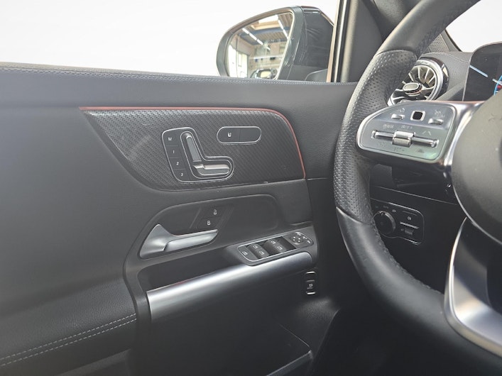 Fahrzeugbild MERCEDES-BENZ GLA 250