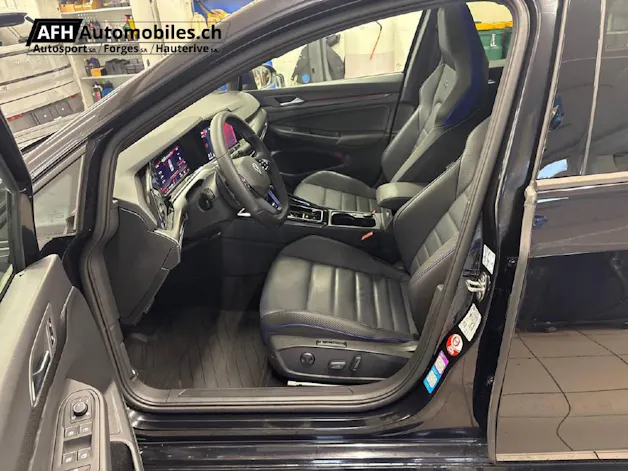 VW Golf VIII 2.0 TSI R 20 Years D