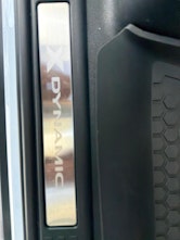 Fahrzeugbild LAND ROVER Defender 110 3.0 D I6 300 X-Dynamic SE mit Anhängerkupplung