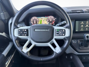 Fahrzeugbild LAND ROVER Defender 110 3.0 D I6 300 X-Dynamic SE mit Anhängerkupplung