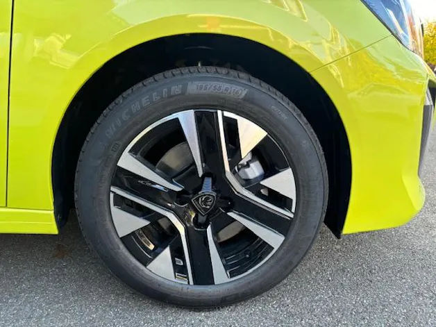 Peugeot 208 1.2 Hybrid Allure Premium