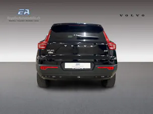 Volvo XC40 2.0 B3 MH Plus Dark