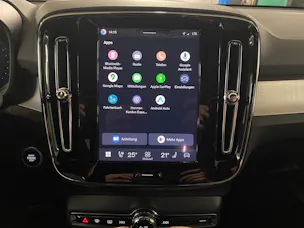 Volvo XC40 2.0 B3 MH Plus Dark
