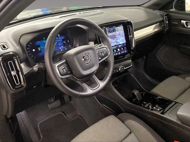 Volvo XC40 2.0 B3 MH Plus Dark