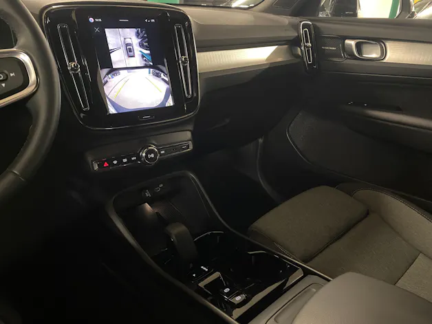 Volvo XC40 2.0 B3 MH Plus Dark