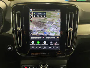 Volvo XC40 2.0 B3 MH Plus Dark