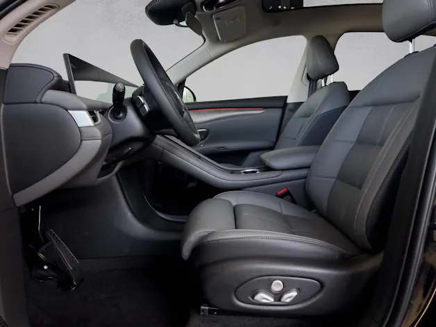 MG IM6 100 kWh Performance 20 4WD