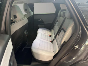 https://vehicle.imgix.net/4214658/d872fe53-1c8f-456e-b360-6fa1b9bf7cff.jpg