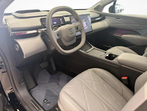 https://vehicle.imgix.net/4214992/c9ab9282-4251-47db-95b7-2b50f214feaa.jpg