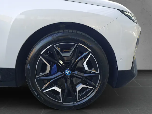 BMW iX xDrive40