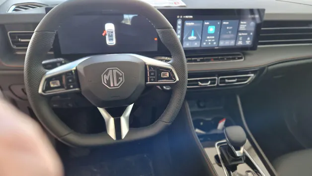 MG HS 1.5 T HEV Luxury
