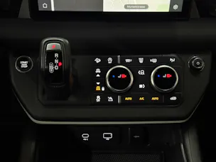 Land Rover Defender 90 3.0D I6 250 SE AT8