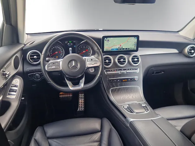 MERCEDES-BENZ GLC 300 e AMG Line 4Matic