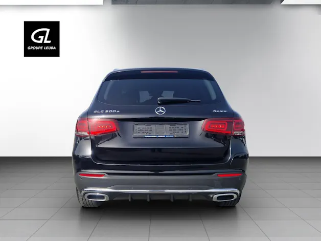 MERCEDES-BENZ GLC 300 e AMG Line 4Matic