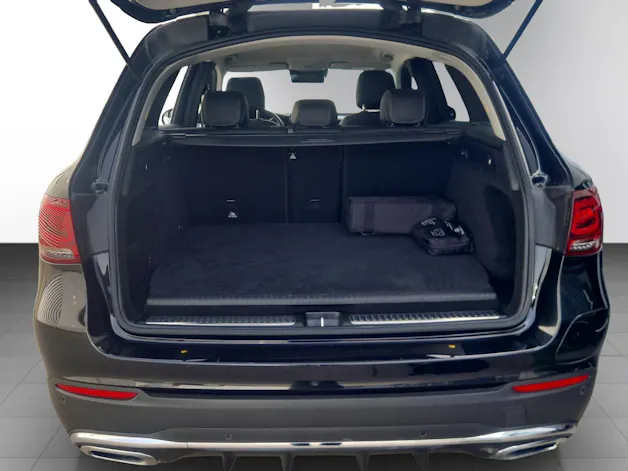 MERCEDES-BENZ GLC 300 e AMG Line 4Matic