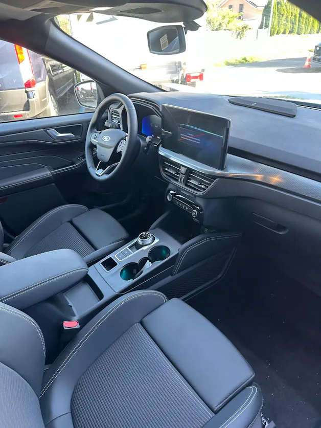 FORD Kuga 2.5 Hybrid Sound Edition FHEV/4x4