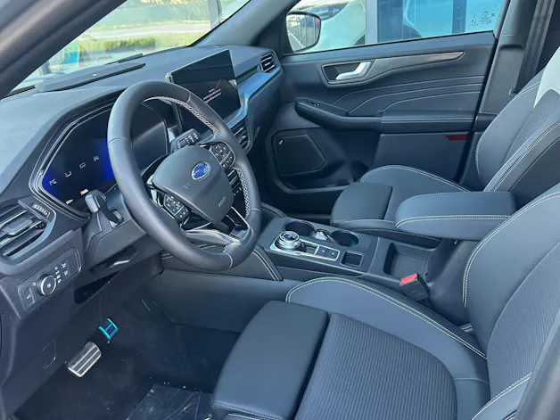 FORD Kuga 2.5 Hybrid Sound Edition FHEV/4x4