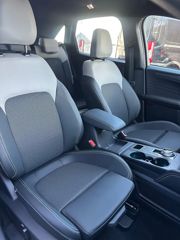 FORD Kuga 2.5 Hybrid Sound Edition FHEV/4x4