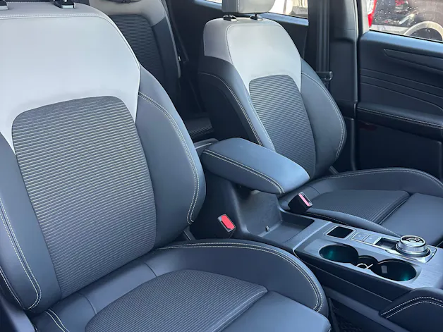 FORD Kuga 2.5 Hybrid Sound Edition FHEV/4x4