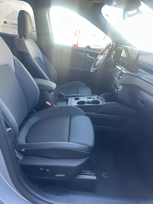 Ford Kuga 2.5 Hybrid Sound Edition FHEV/4x4