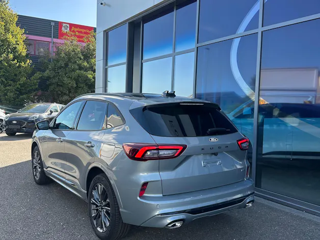 FORD Kuga 2.5 Hybrid Sound Edition FHEV/4x4