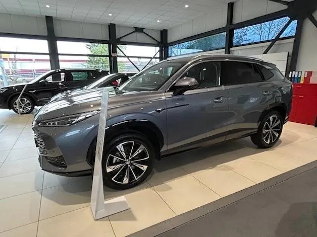 MG HS 1.5 T HEV Luxury