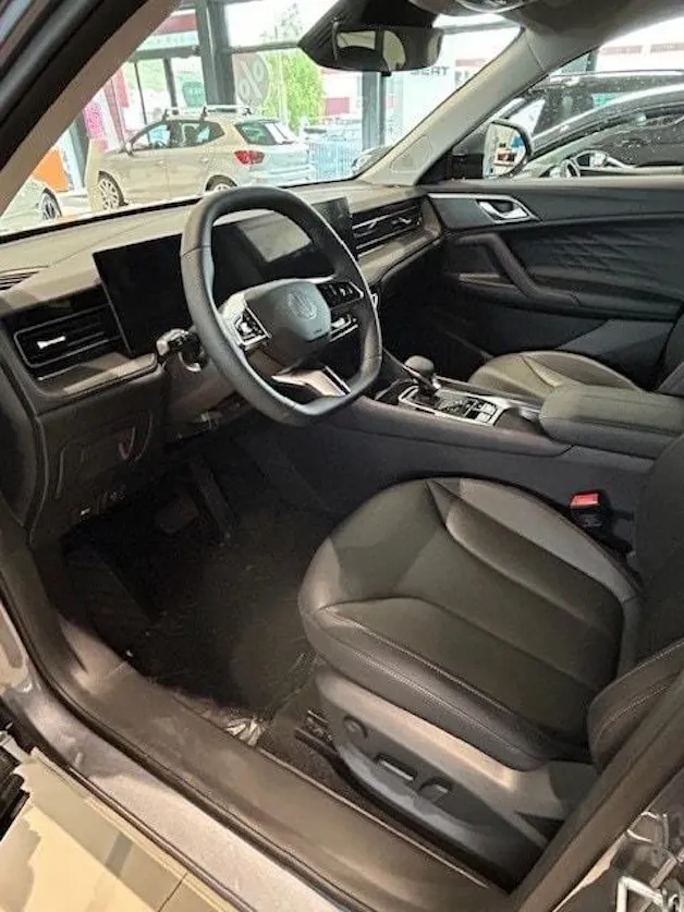 MG HS 1.5 T HEV Luxury