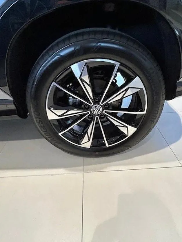 MG HS 1.5 T HEV Luxury