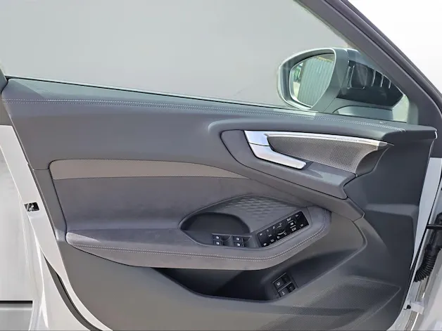Audi A5 Avant e-hybrid quattro Attraction 220 kW S tronic