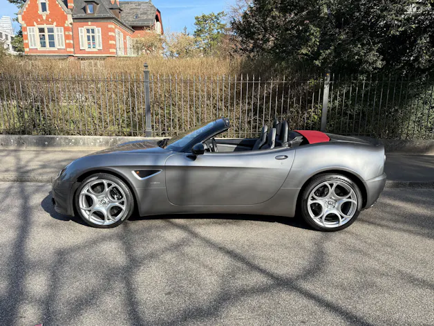 Alfa Romeo 8C