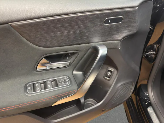 Mercedes-Benz A 200 - AMG / Rückfahrkamera / Smartphone Integration / Night-Paket