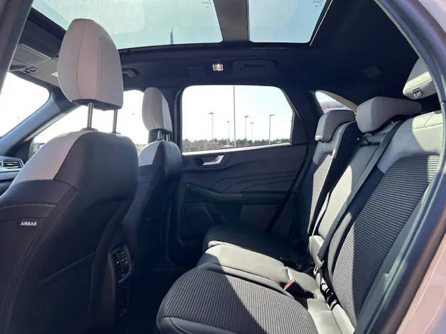 Ford Kuga 2.5 Hybrid Sound Edition 4x4