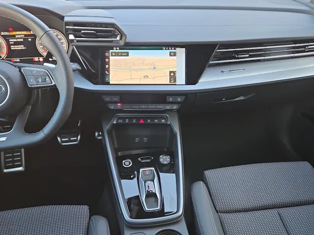 Audi A3 Sportback TFSI 110 kW S line Attraction S tronic