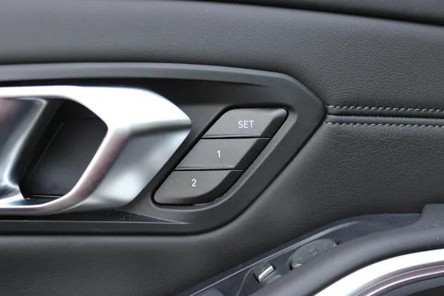 BMW M3 Competition M xDrive Touring Individual *OXFORDGRÜN METALLIC*