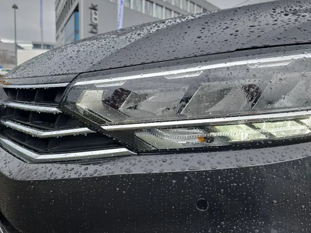 VW Passat 2.0 TDI 200 Elegance 75th Edition 4m