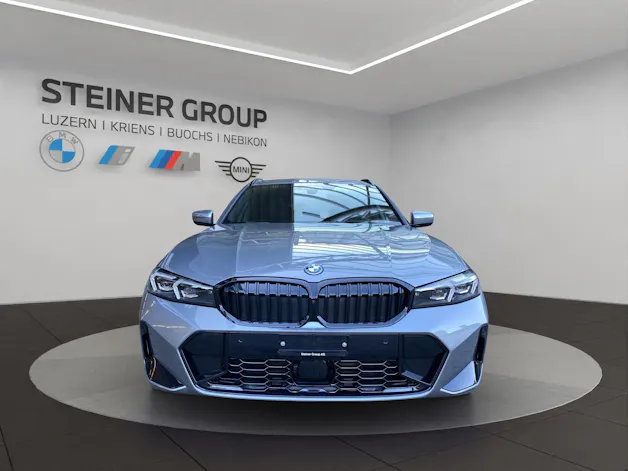 BMW 330e x DriveTouring Steptronic M Sport Pro
