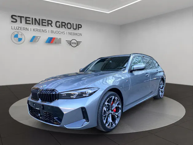 BMW 330e x DriveTouring Steptronic M Sport Pro