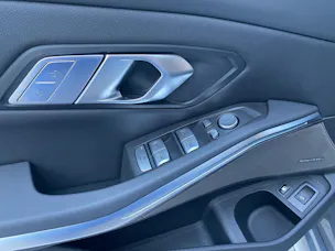 BMW 330e x DriveTouring Steptronic M Sport Pro