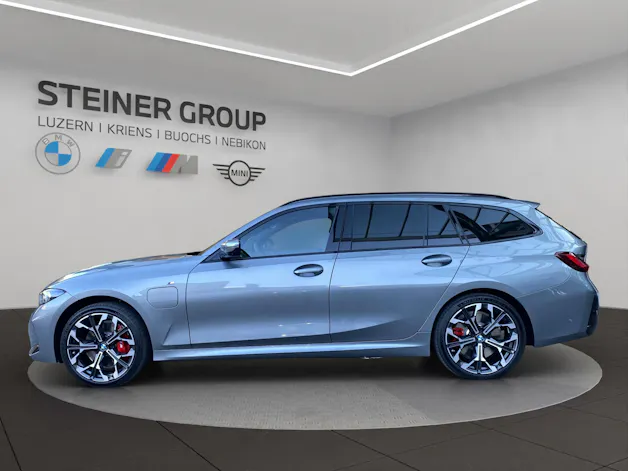 BMW 330e x DriveTouring Steptronic M Sport Pro