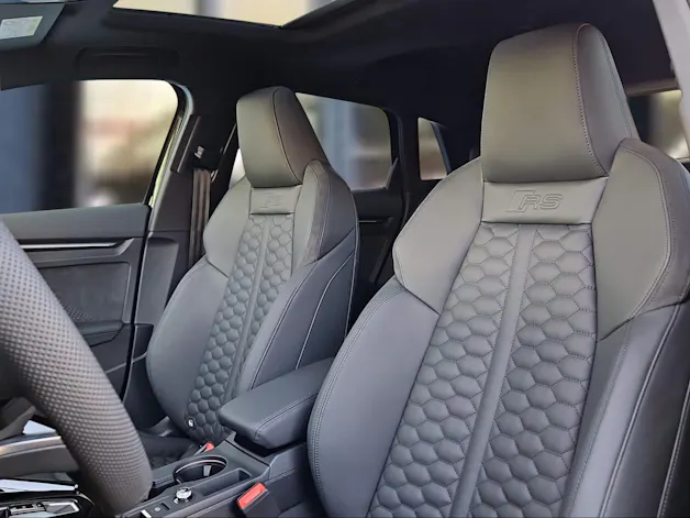 Audi RS3 Sportback 2.5 TSI quattro S-tronic Mythosschwarz Metallic